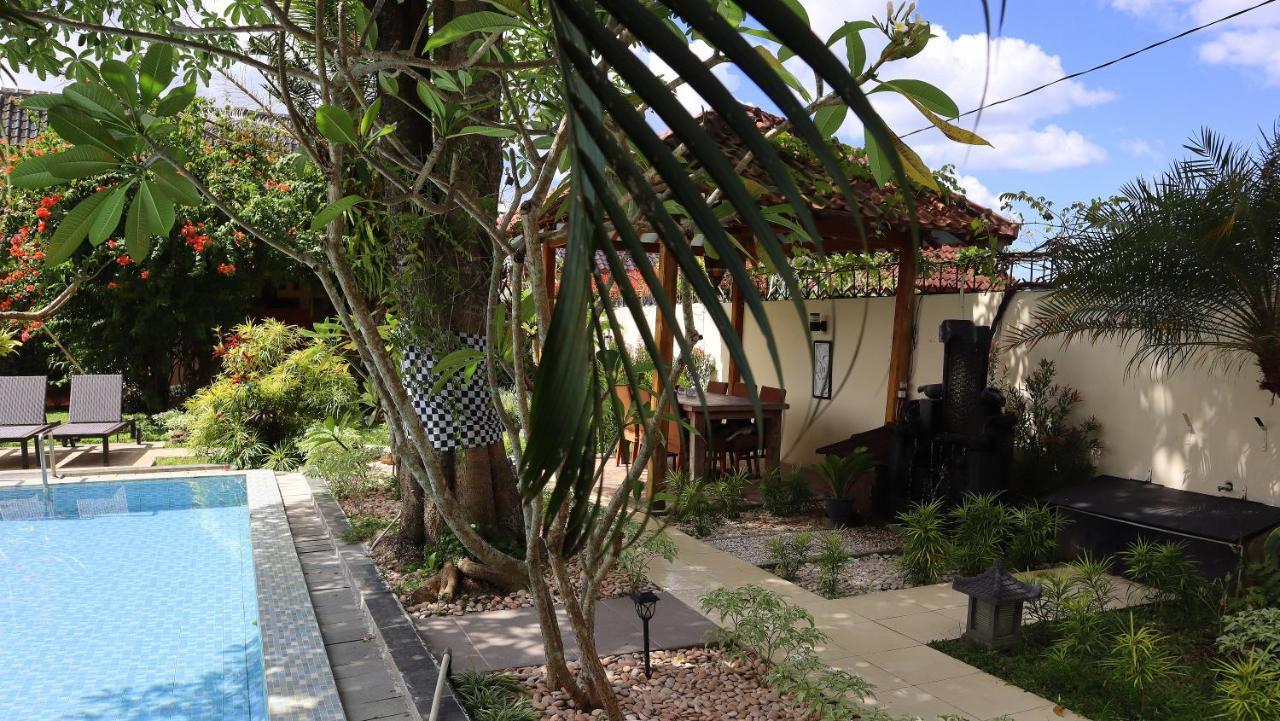 Rosseno Villa Yogyakarta Exterior foto