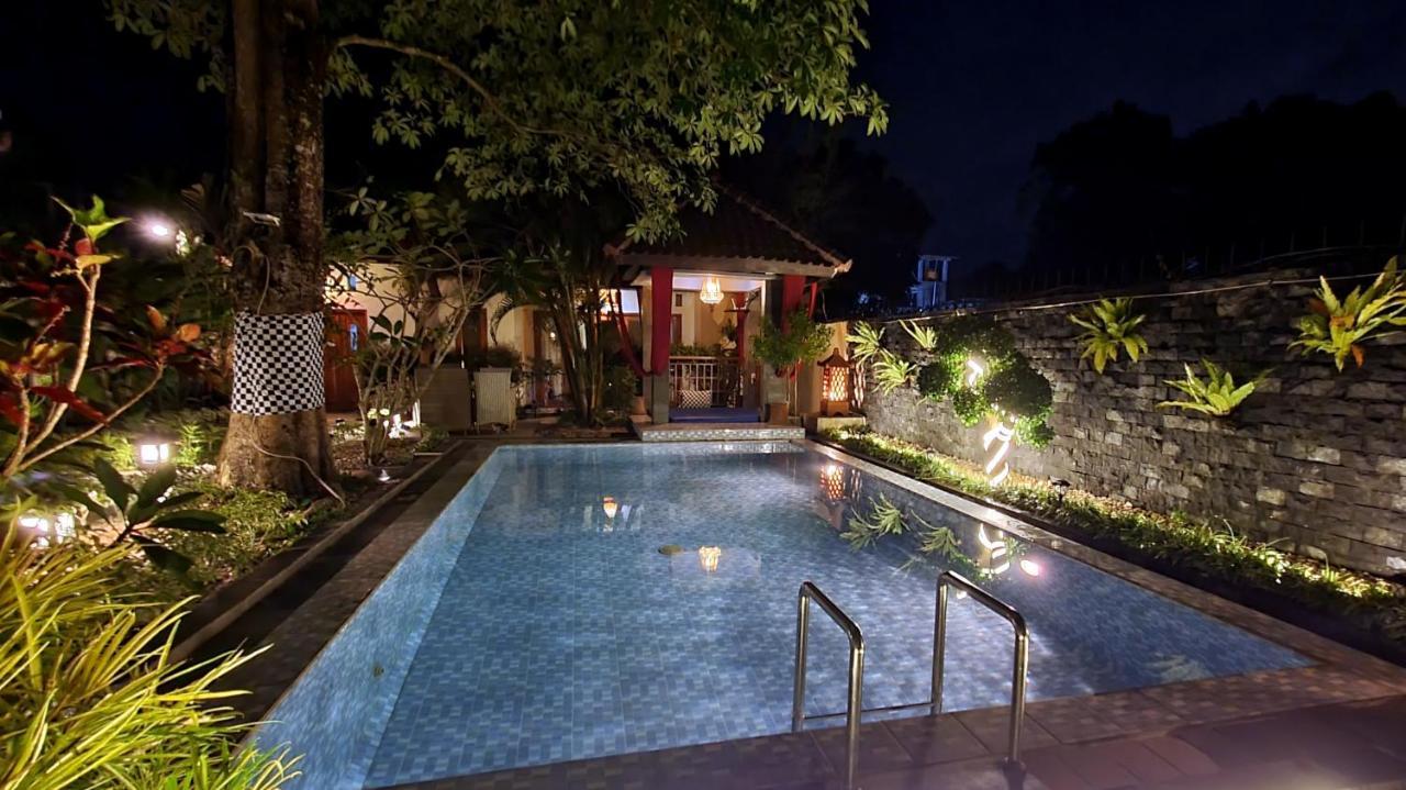 Rosseno Villa Yogyakarta Exterior foto