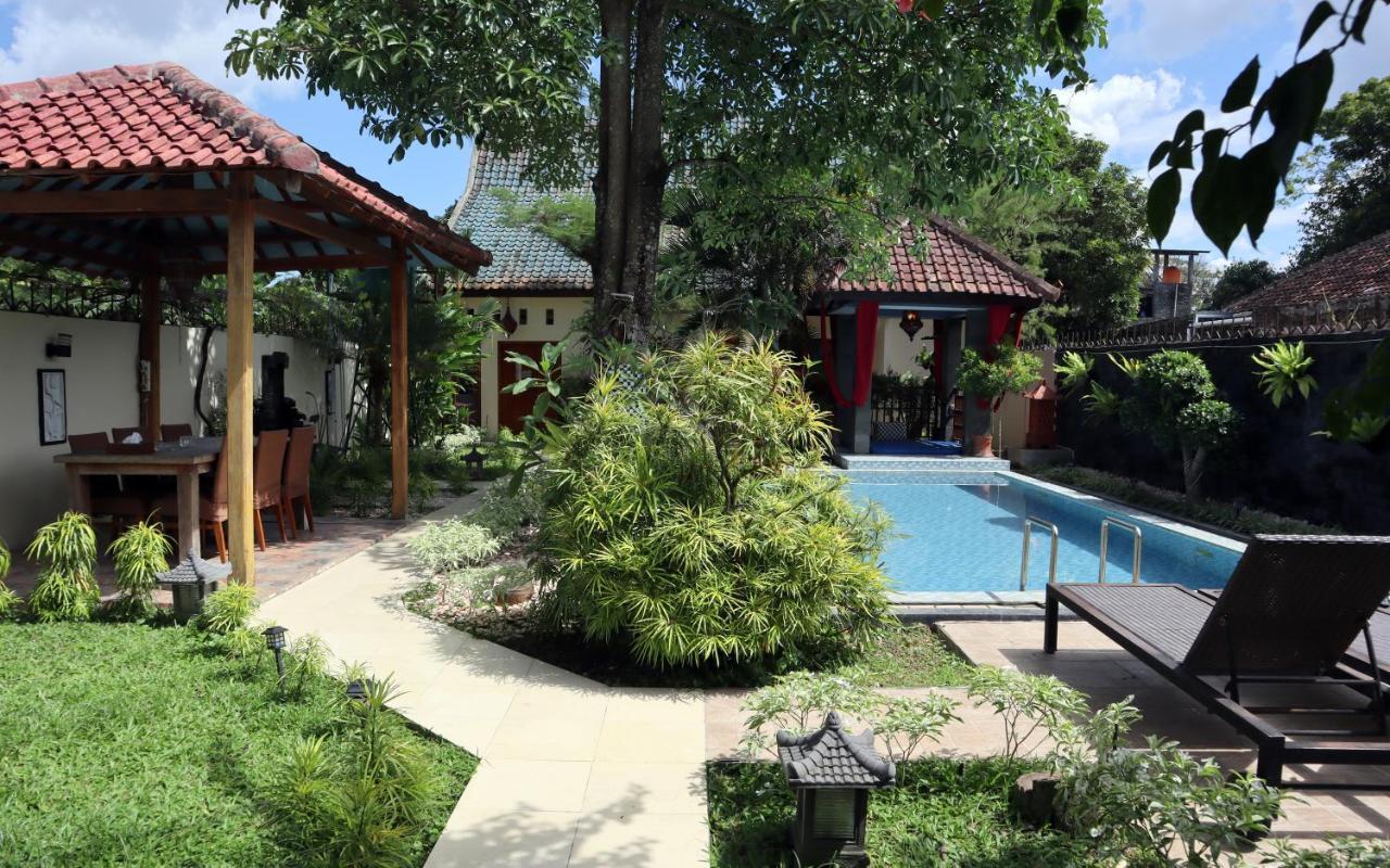 Rosseno Villa Yogyakarta Exterior foto