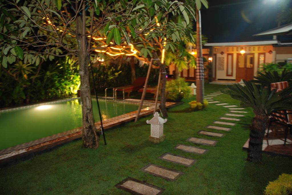 Rosseno Villa Yogyakarta Exterior foto